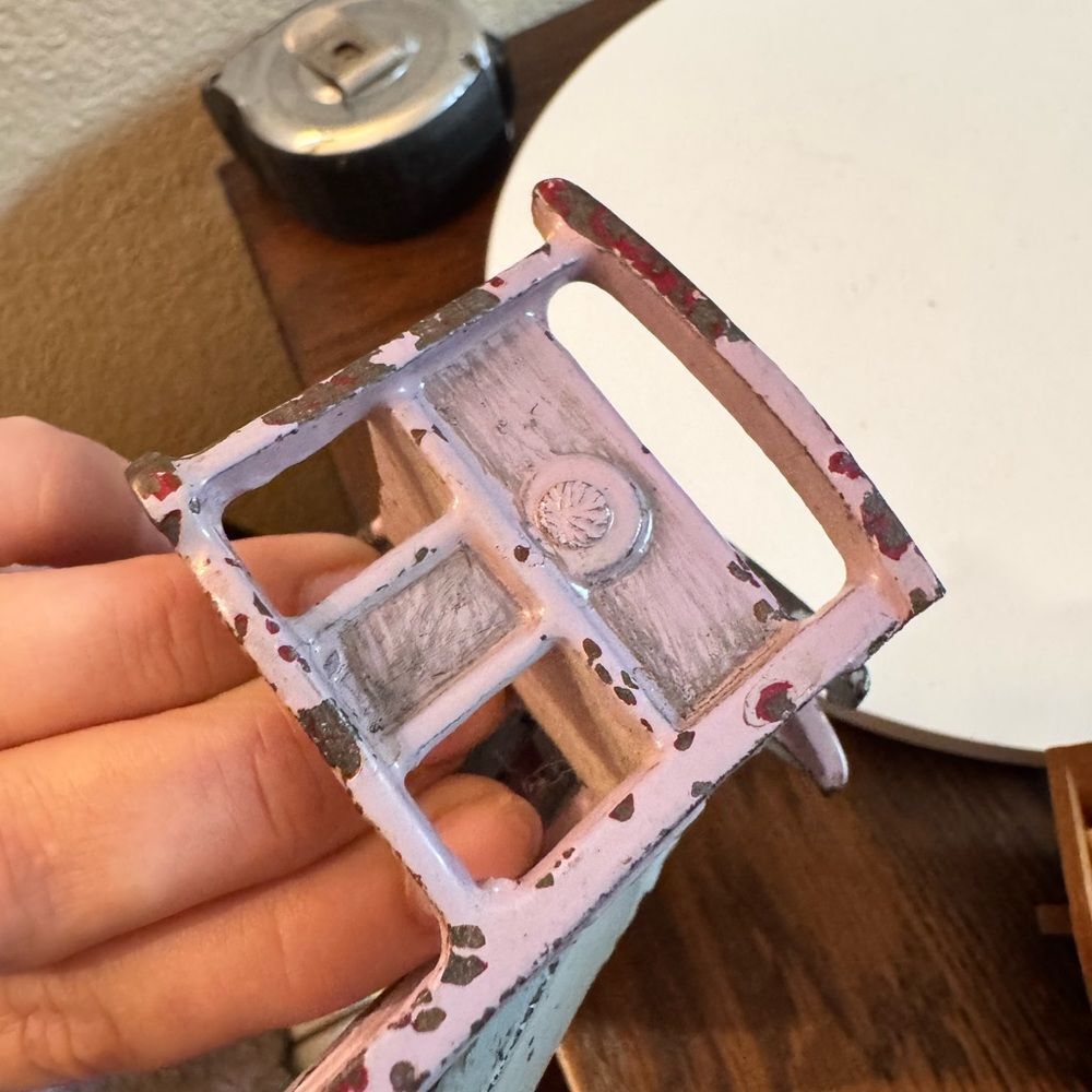 Set of 2 Kilgore Cast Iron Dollhouse Rocking Chairs, Depression Era Toys, Arcade - Picture 6 of 8